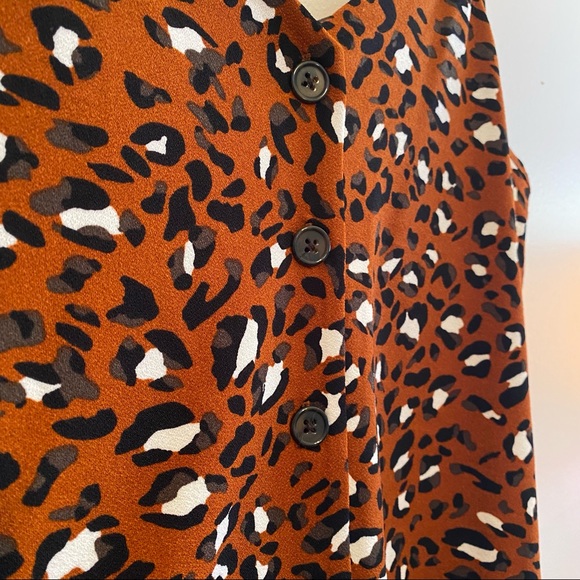 BLACK TAPE Animal Print Tank Top. Size Medium. Brown, black, white. Buttons. - Picture 5 of 7